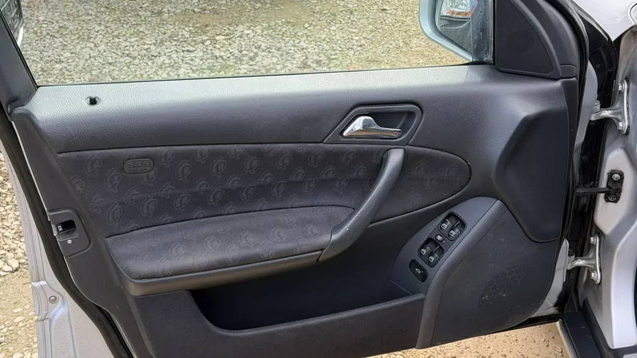 MERCEDES-BENZ C Klasa -