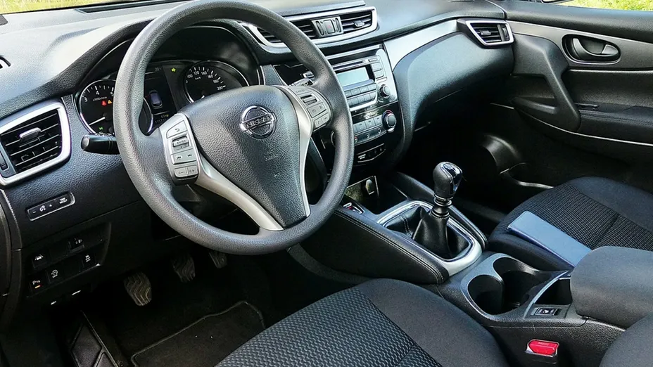 NISSAN Qashqai -