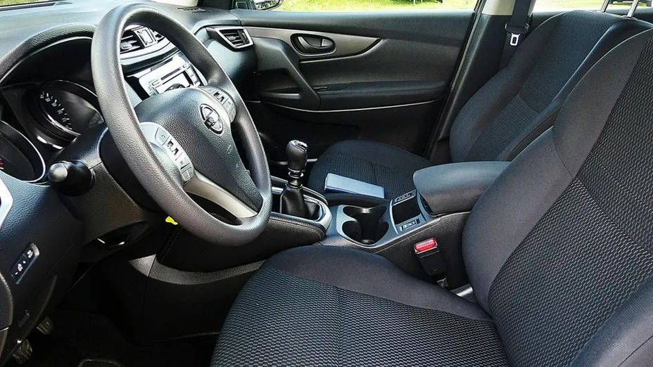 NISSAN Qashqai -