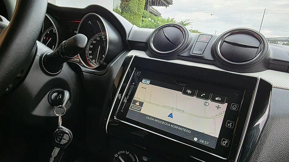 SUZUKI Swift -