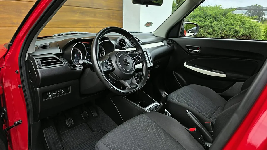 SUZUKI Swift -