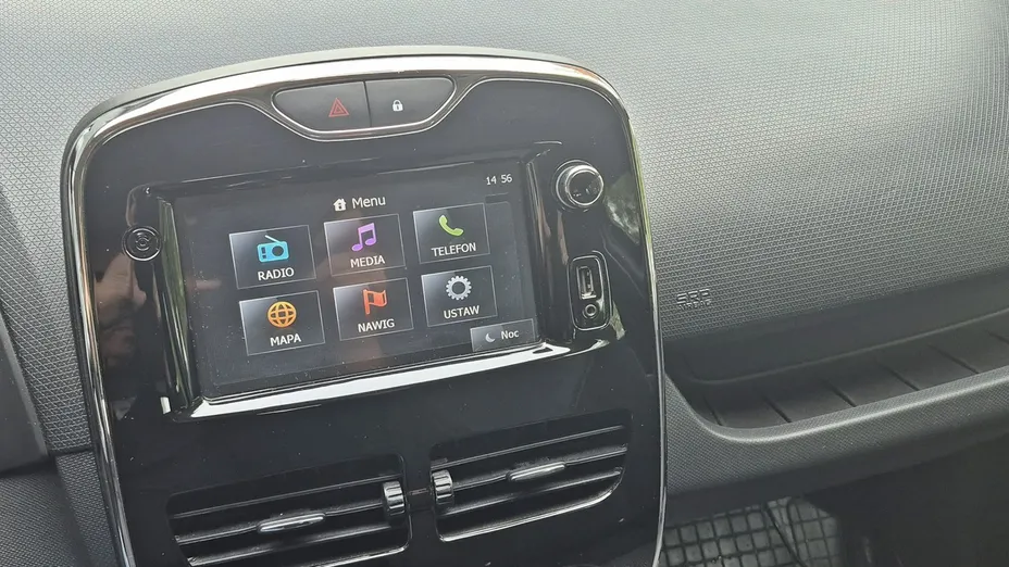 RENAULT Clio -