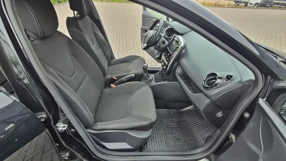 RENAULT Clio -