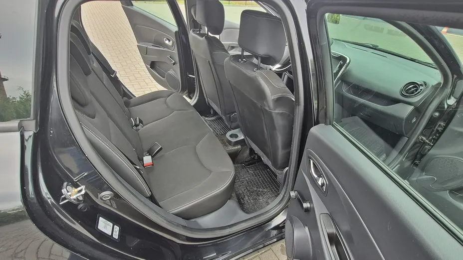 RENAULT Clio -