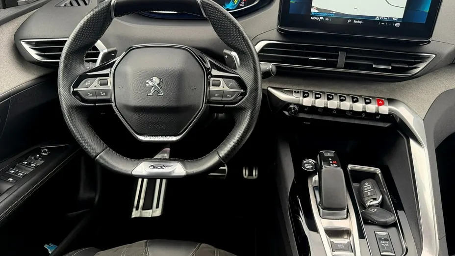 PEUGEOT 3008 -
