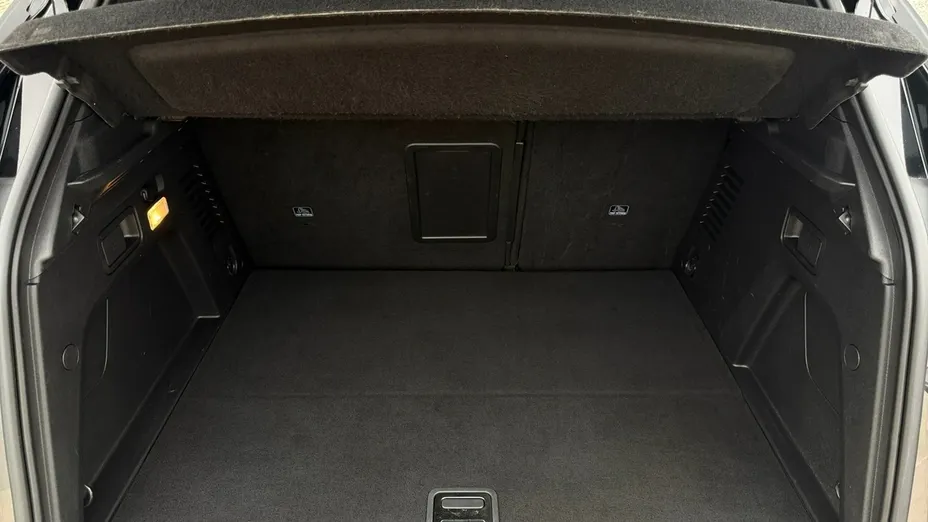 PEUGEOT 3008 -