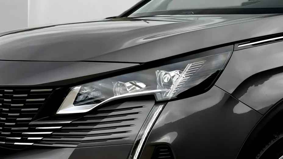 PEUGEOT 3008 -