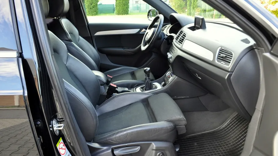 AUDI Q3 -