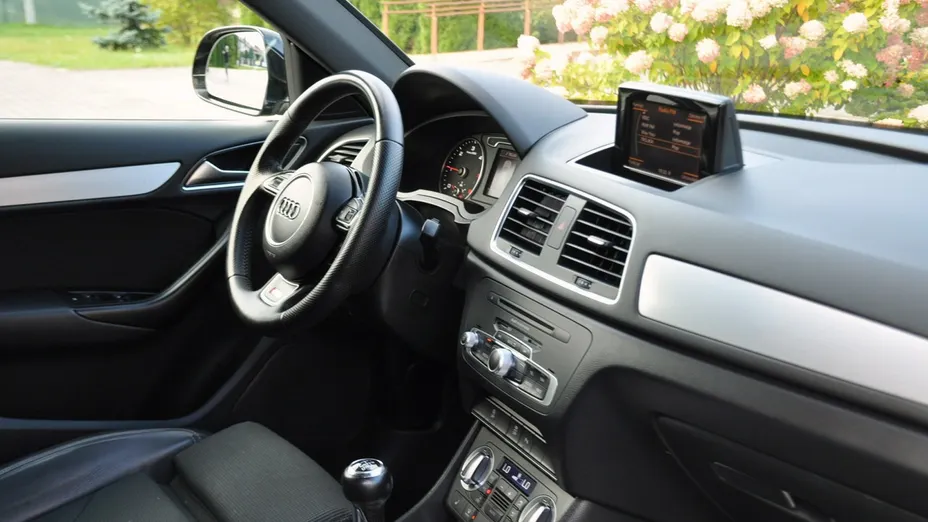 AUDI Q3 -