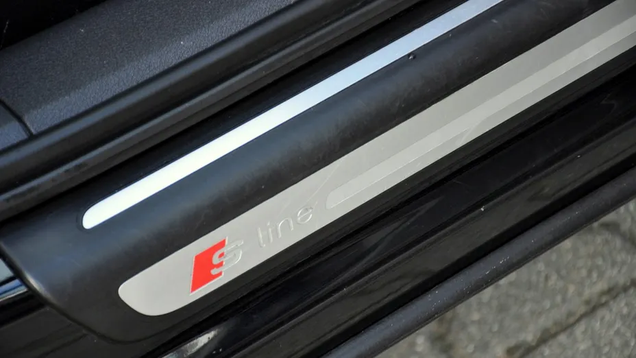 AUDI Q3 -