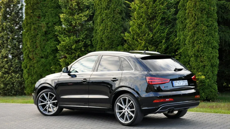 AUDI Q3 -