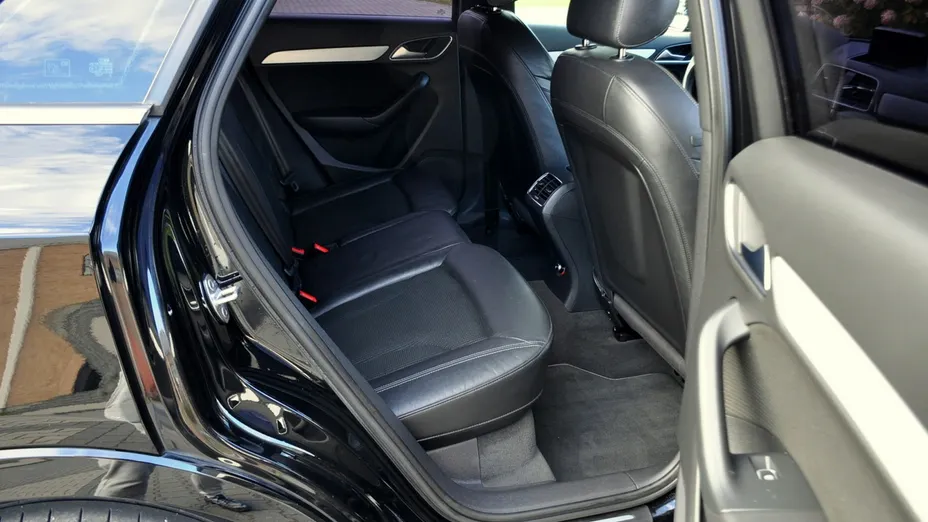 AUDI Q3 -