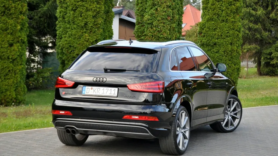 AUDI Q3 -