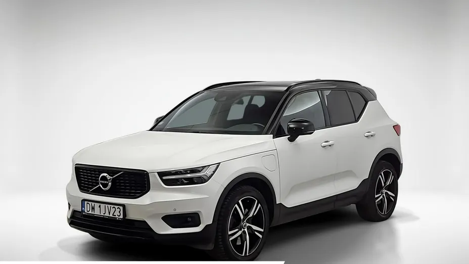 VOLVO XC40 -