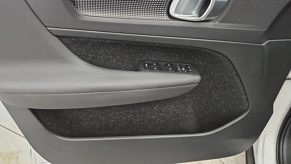 VOLVO XC40 -