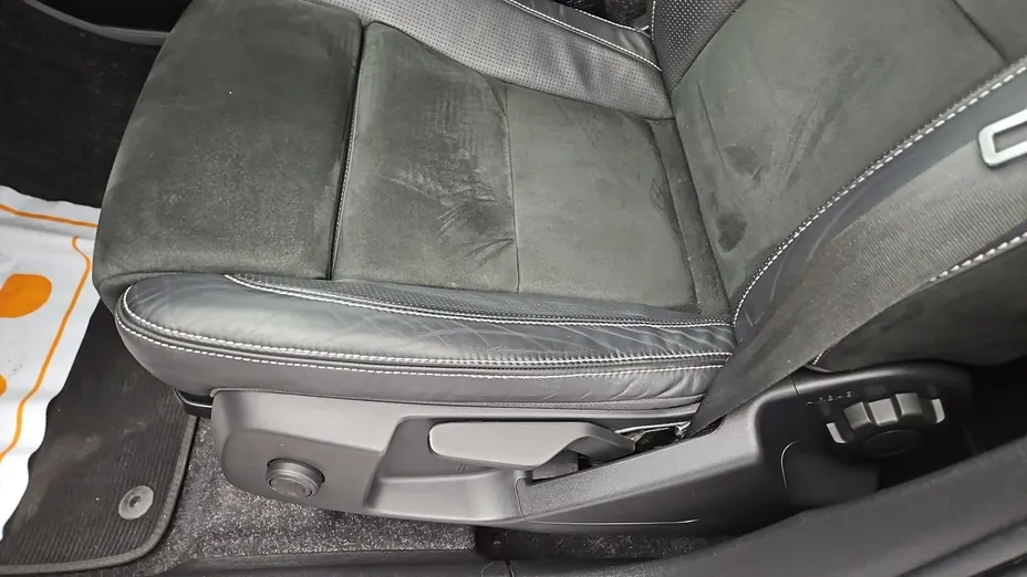 VOLVO XC40 -