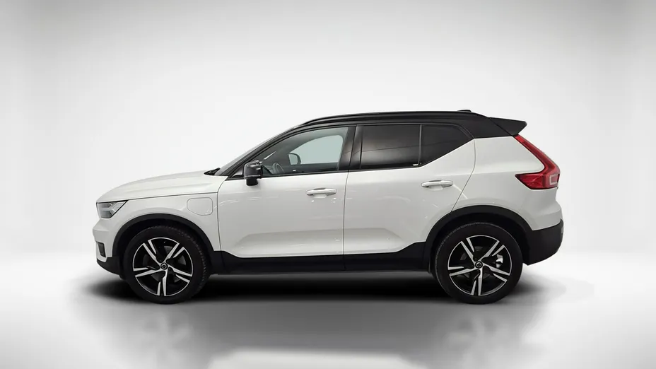 VOLVO XC40 -