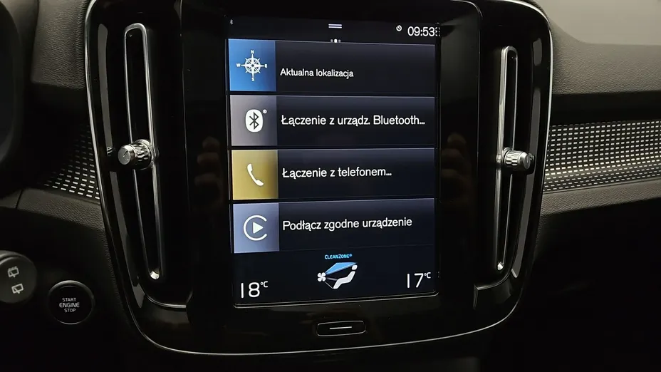 VOLVO XC40 -