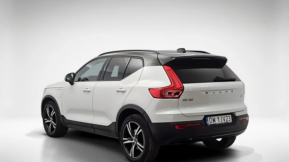 VOLVO XC40 -