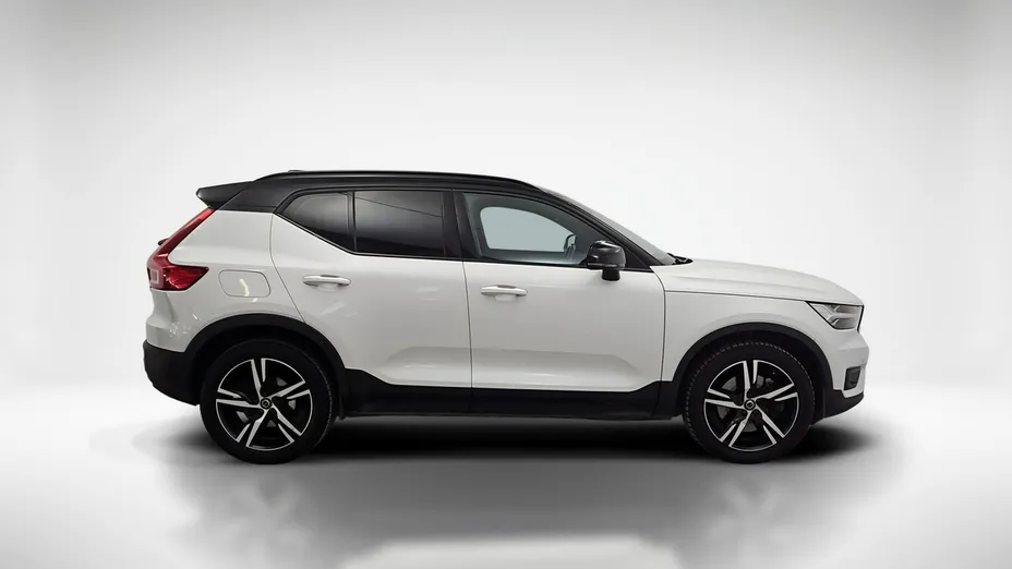 VOLVO XC40 -