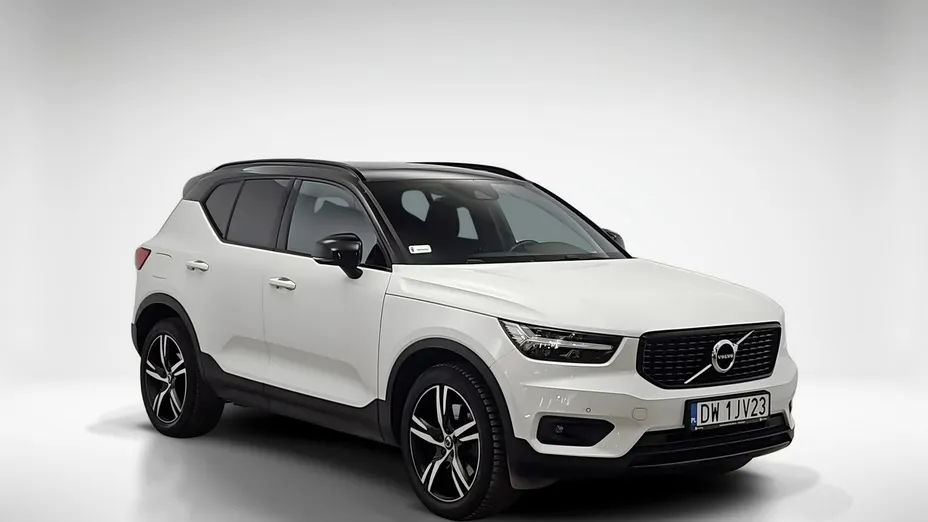 VOLVO XC40 -