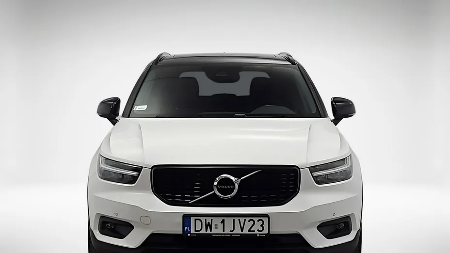 VOLVO XC40 -