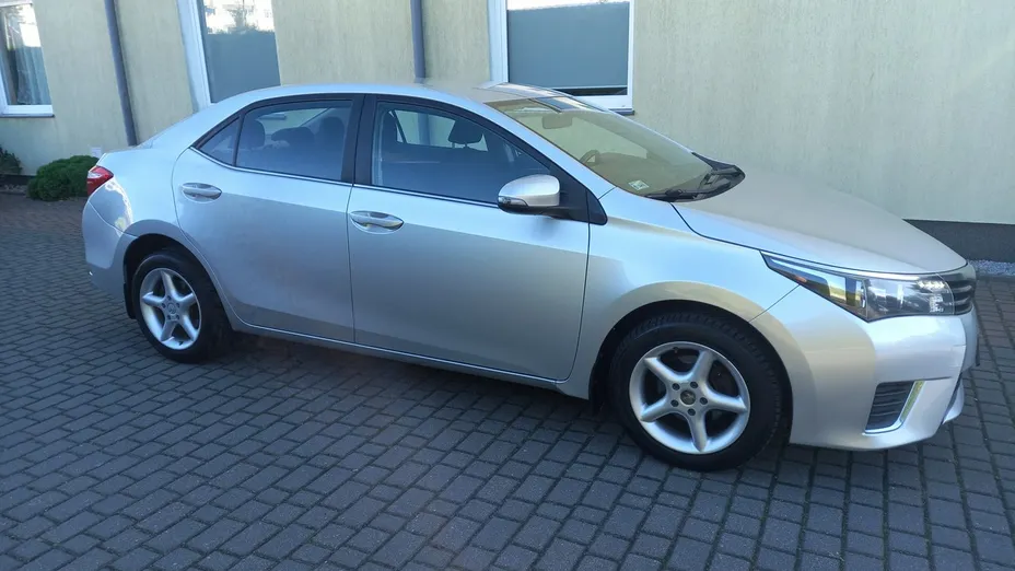 TOYOTA Corolla -