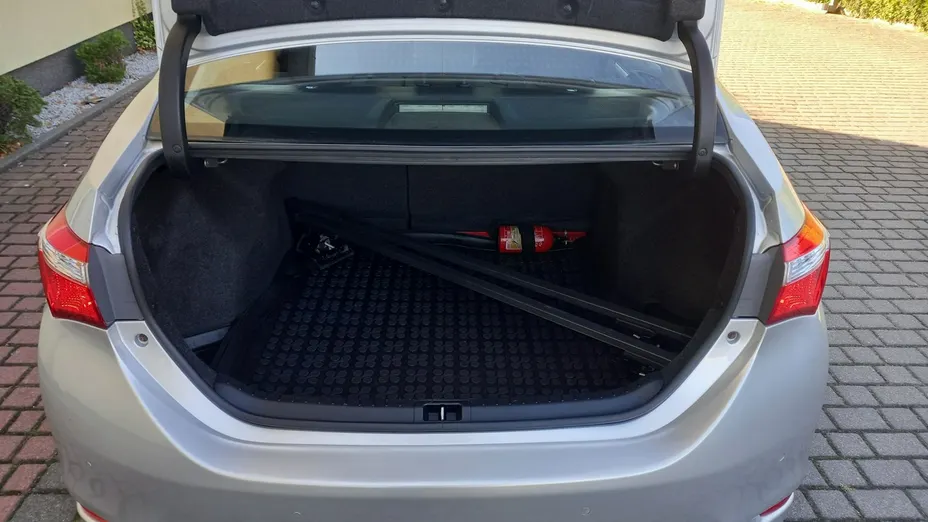 TOYOTA Corolla -