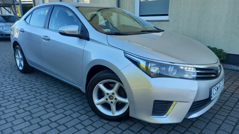 TOYOTA Corolla -