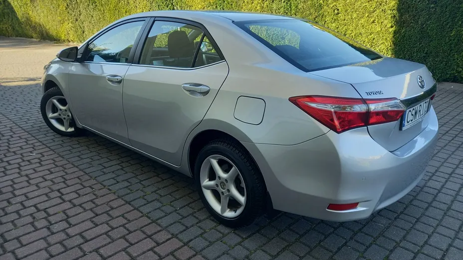 TOYOTA Corolla -