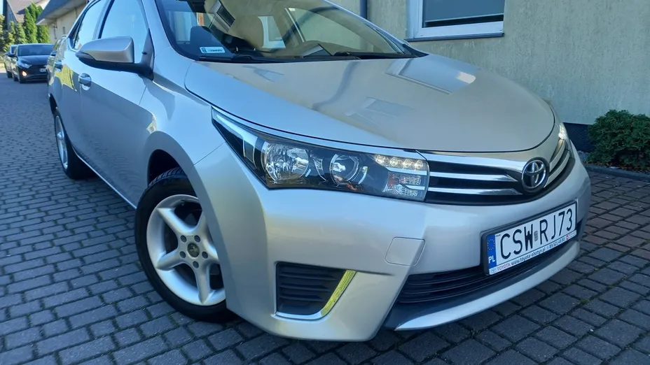 TOYOTA Corolla -