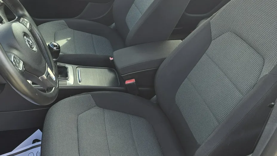 VOLKSWAGEN Passat -