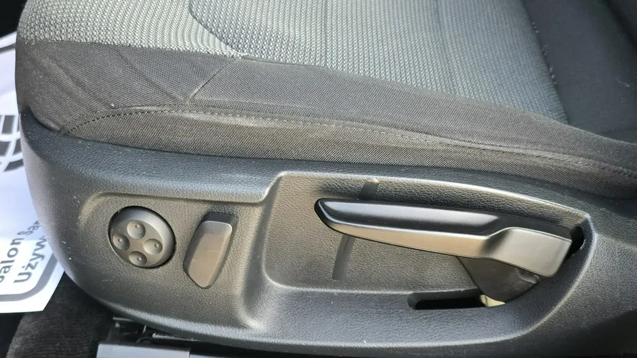 VOLKSWAGEN Passat -