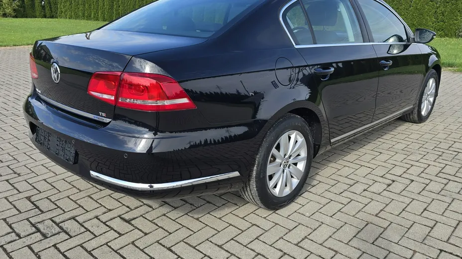 VOLKSWAGEN Passat -