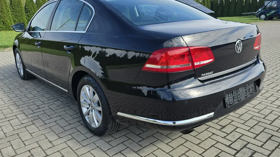 VOLKSWAGEN Passat -