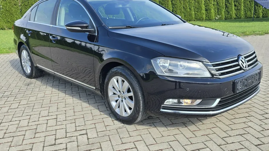VOLKSWAGEN Passat -