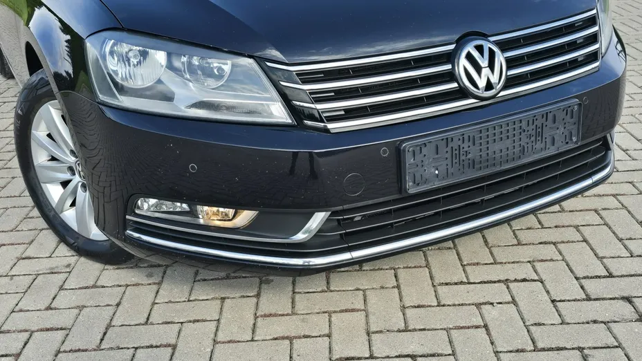 VOLKSWAGEN Passat -
