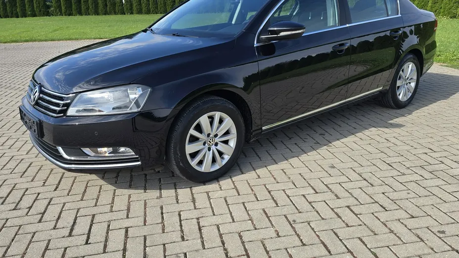 VOLKSWAGEN Passat -
