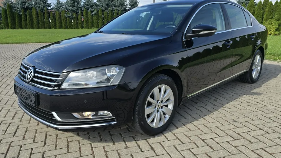 VOLKSWAGEN Passat -