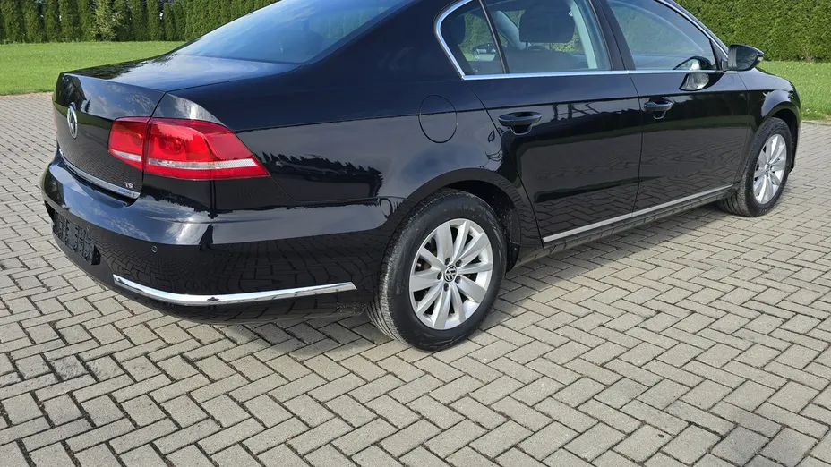 VOLKSWAGEN Passat -