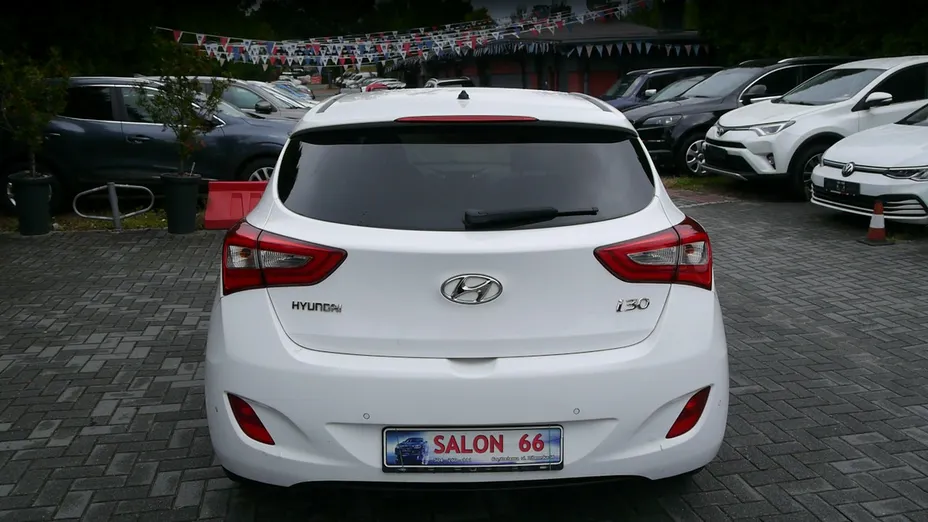 HYUNDAI i30 -