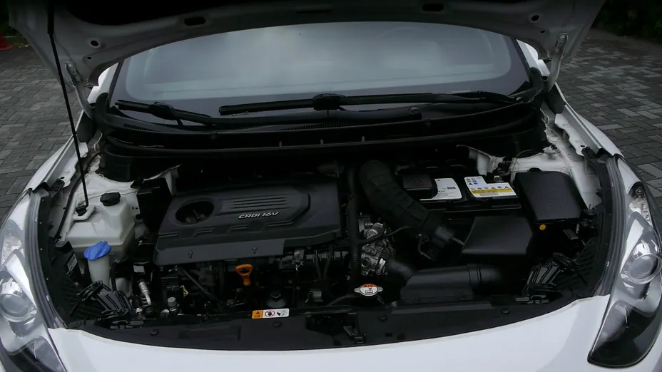 HYUNDAI i30 -