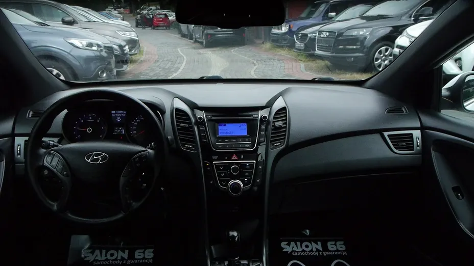 HYUNDAI i30 -