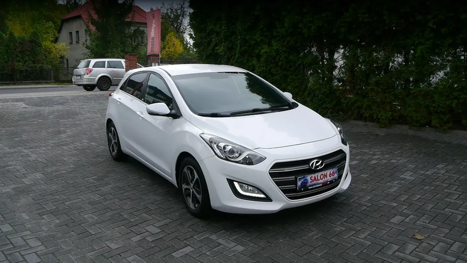 HYUNDAI i30 -