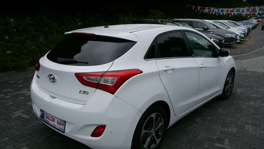 HYUNDAI i30 -