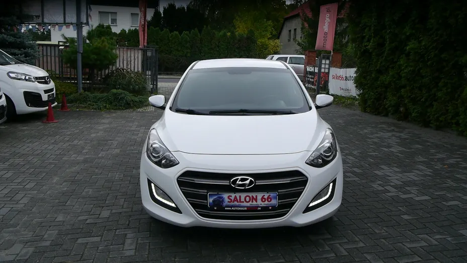HYUNDAI i30 -