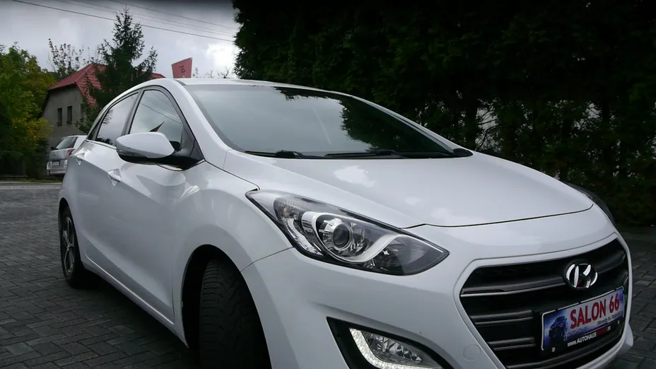 HYUNDAI i30 -