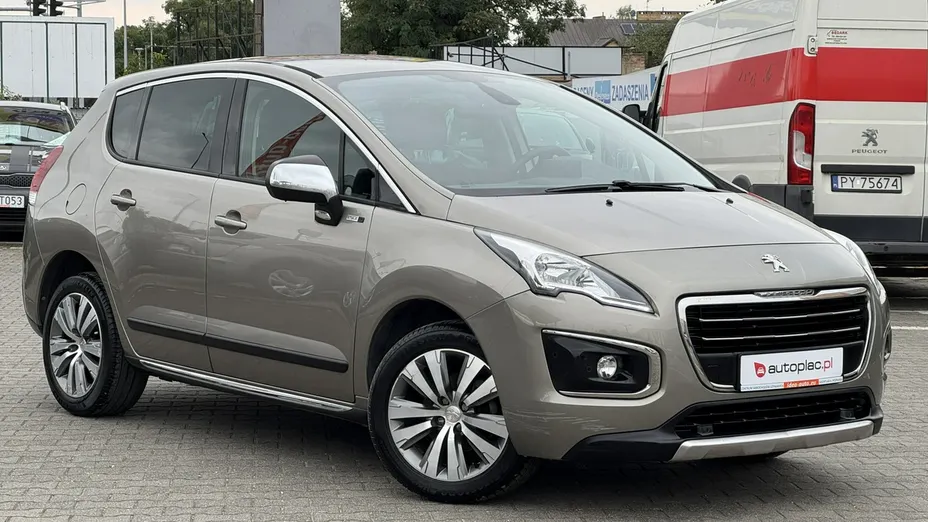 PEUGEOT 3008 -