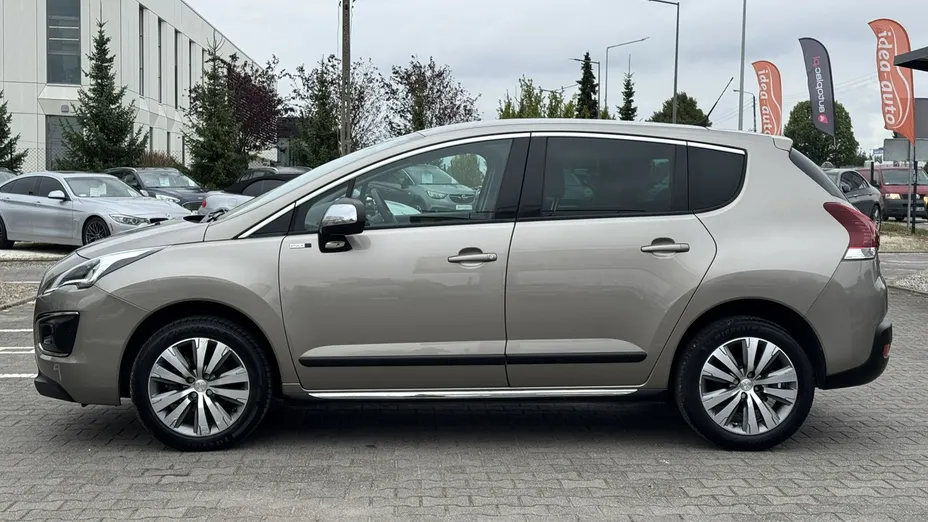 PEUGEOT 3008 -