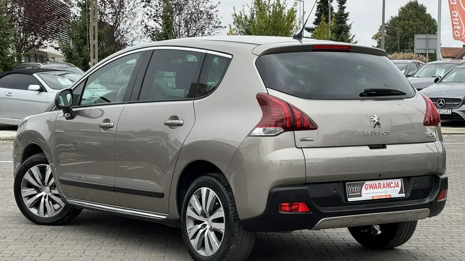 PEUGEOT 3008 -